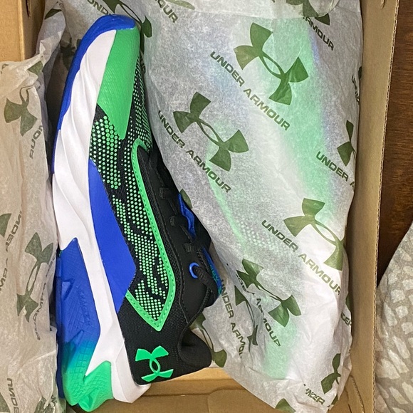 UNDER ARMOUR BGS CHARGED SCRAMJET 4 Big Kids - Picture 7 of 8